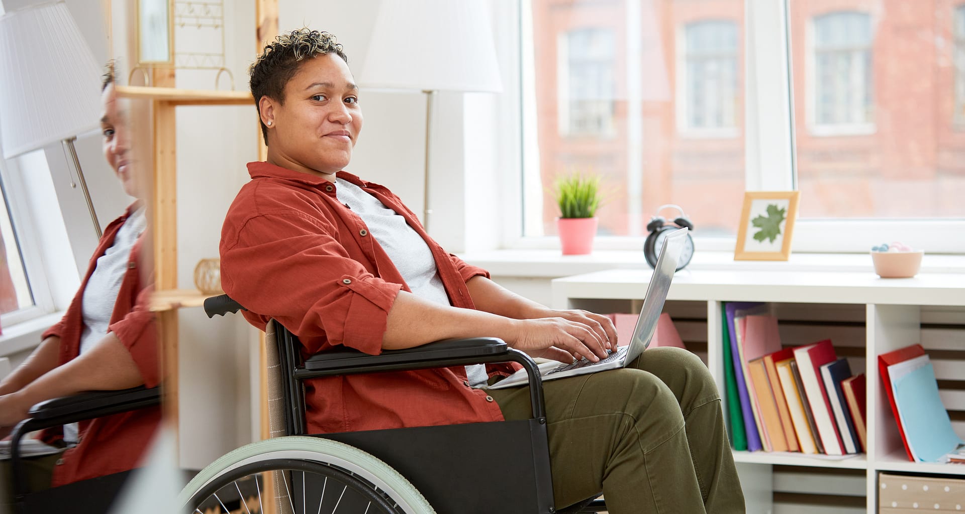 getty wheelchair smiling j59nSO
