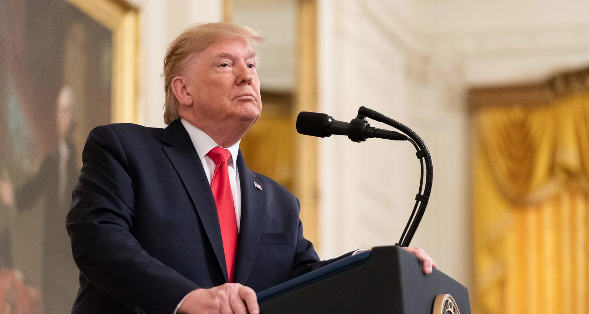 trump at podium image source official white house photo by shealah craighead.webp
