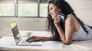 Reasons to Use Credit Card When Shopping Onli.width cbIXhZk.jpg