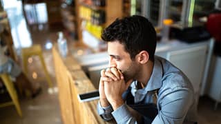 worried person qzkTsq.width
