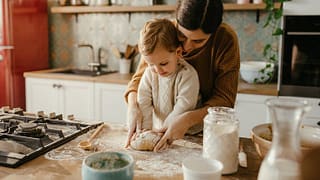 mom and toddler cooking vwcTyg.width .jpg