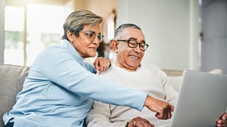 two people at a laptop gettyimages .jpg