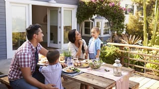 Happy family in backyard FFqFxYU.width .jpg