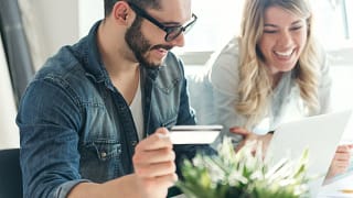 credit card shopping gIumSv.width .jpg