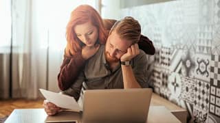 worried couple AcxBE.width .jpg
