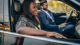 couple in car hPbYAt.width .jpg