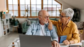 senior couple laptop gettyimages .jpg