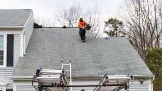 roofer on top of house oTuYRk.width .jpg