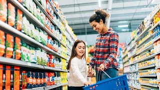 mom and daughter grocery shopping GFZlPsr.width .jpg