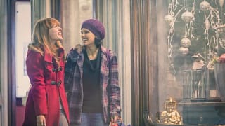 two women holiday shopping.width .jpg