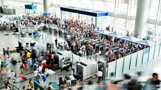 busy airport security QQCZ.width .jpg