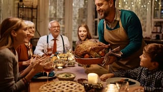 holiday thanksgiving serving turkey family XE.width .jpg
