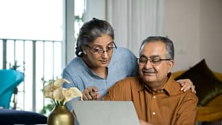 senior couple laptop gettyimages .jpg