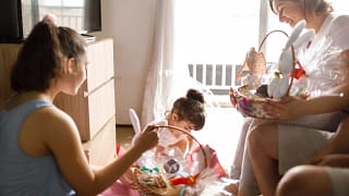Family with easter baskets qGyHjN.width .jpg
