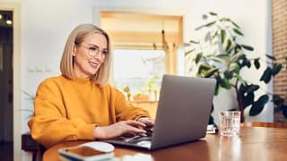 woman s s laptop gettyimages .jpg