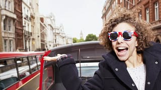 Young traveler in London ipOWyMg.width .jpg