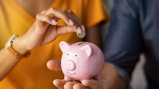 piggy bank shCmQxj.width .jpg