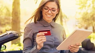 credit card happy mnjJru.width .jpg