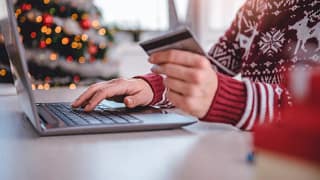 Online shopping credit card holidays.width .jpg
