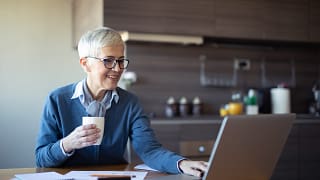 Should You Take Your RMD at the Beginning or End of the Year? Here’s What to Consider.