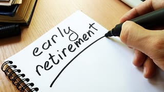 How to Decide Between Early Retirement and Waiting for Full Social Security Benefits
