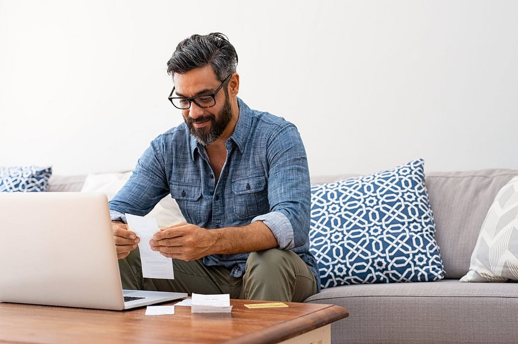 I Pay My Credit Card Bill Every Week. Here’s Why