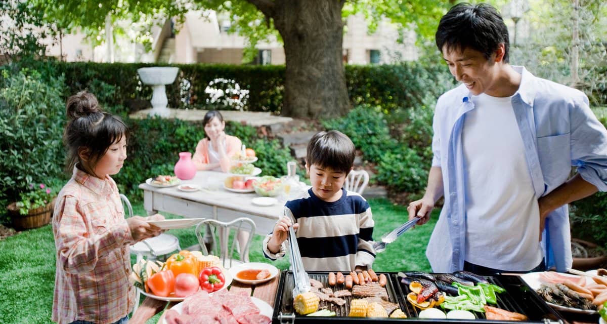family backyard barbecue lrOUaH.width .jpg