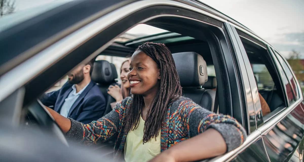 woman rideshare driver Mkluao.width .jpg