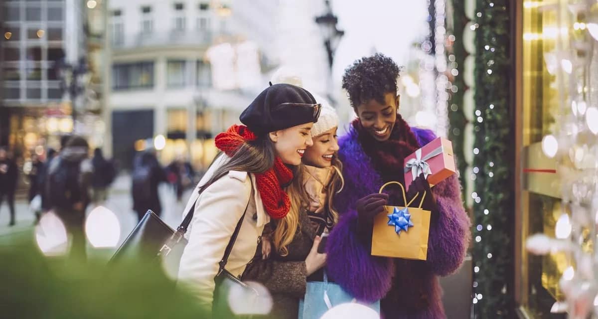 friends shopping city shop buy gifts holiday .width .jpg