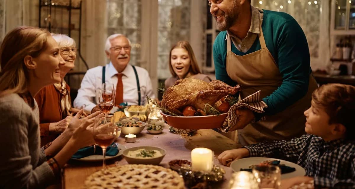 holiday thanksgiving serving turkey family XE.width .jpg