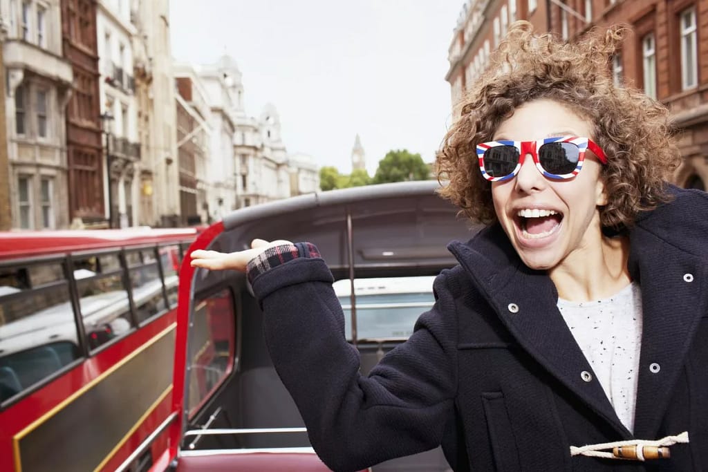 Young traveler in London ipOWyMg.width .jpg