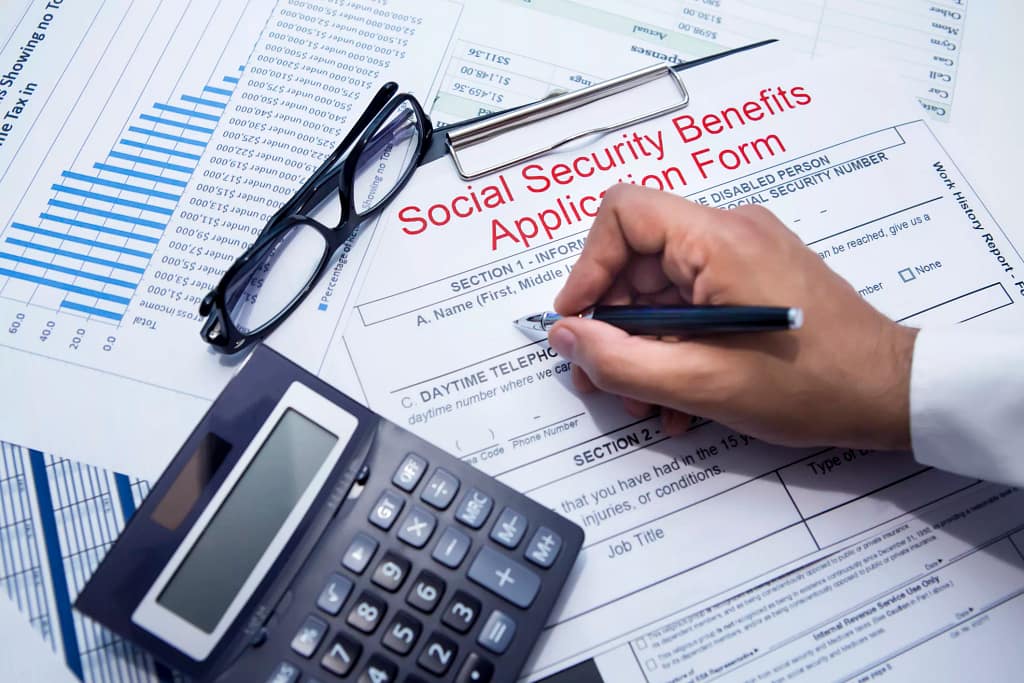 social security application gettyimages .jpg