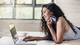 Reasons to Use Credit Card When Shopping Onli.width cbIXhZk.jpg