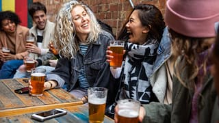 group of friends drinking beer lxeDhR.width