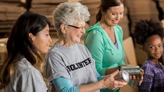 older woman volunteer gettyimages .jpg