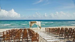 Destination wedding bMqJgFn.width .jpg