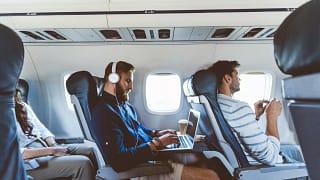 airplane passengers XnPe.width .jpg