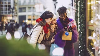 friends shopping city shop buy gifts holiday .width .jpg