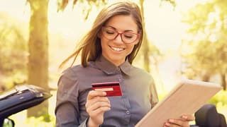credit card happy mnjJru.width .jpg