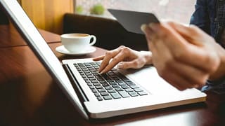 credit card online shopping nDkjBb.width .jpg