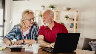 senior couple laptop gettyimages .jpg