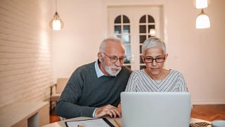 two people at a laptop gettyimages .jpg