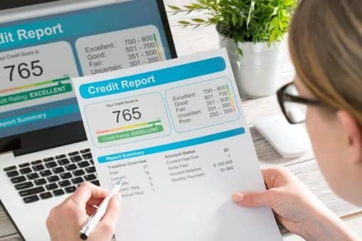 PersonLookingUpCreditScore.width .jpg