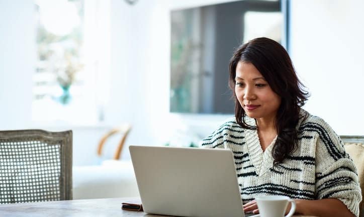 woman on laptop yxSD.width .jpg