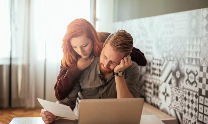 worried couple AcxBE.width .jpg