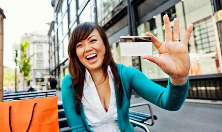 happy credit cardholder pQUYNG.width .jpg