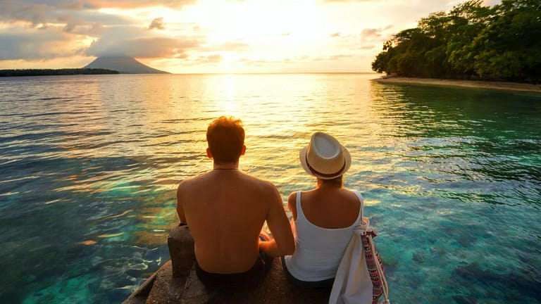 Honeymoon ZwUvJ.width .jpg