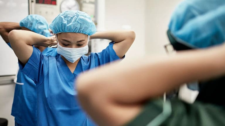 hospital workers wearing masks.width .jpg