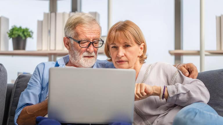 senior couple laptop gettyimages .jpg