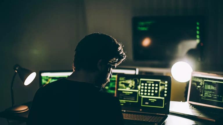 computer hacker snqDagu.width .jpg
